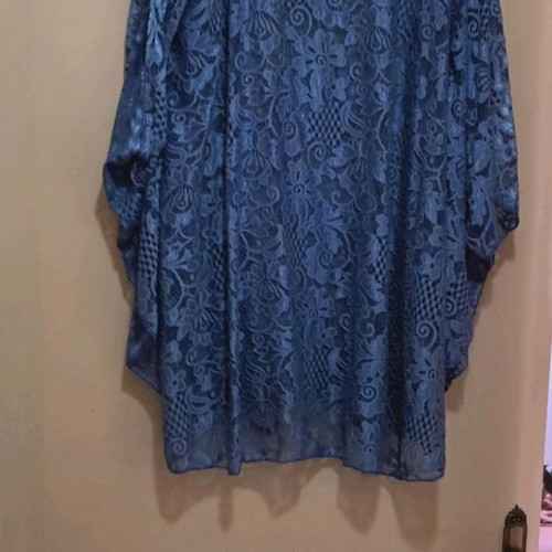 Lace blouse new, size XL, blue color, batwing sleeve