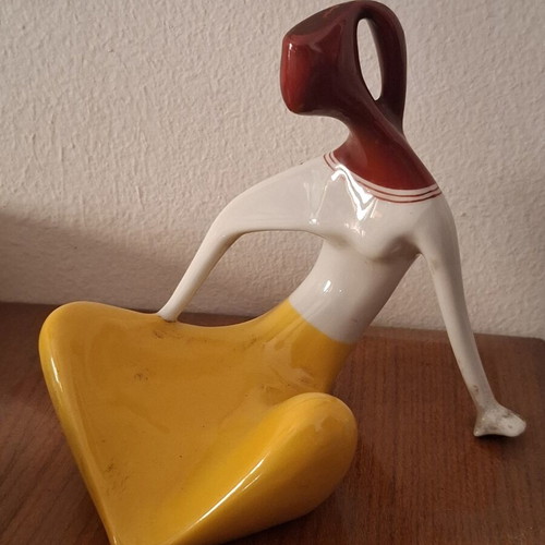 Porcelain figure "Siedząca dziewczyna" used, designed by Henryk Jędrasiak