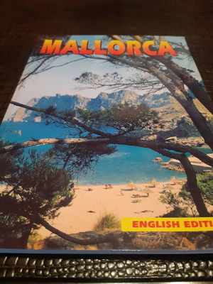 Mallorca travel guide unread, in excellent condition