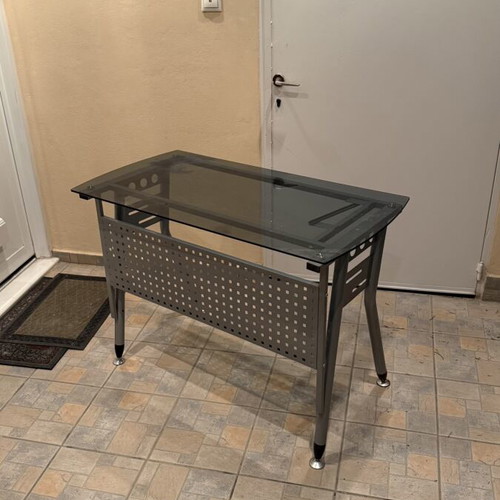 Desk 115cm x 60cm x 75cm used with glass top