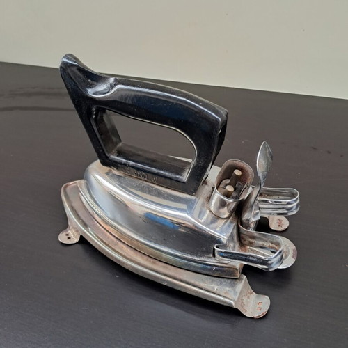 Vintage electric iron with base like new