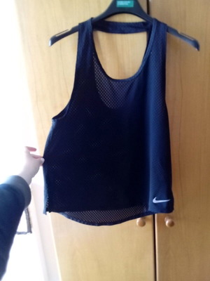 Nike φανελάκι small μεταχειρισμένο, αέρινο και ελαφρύ
