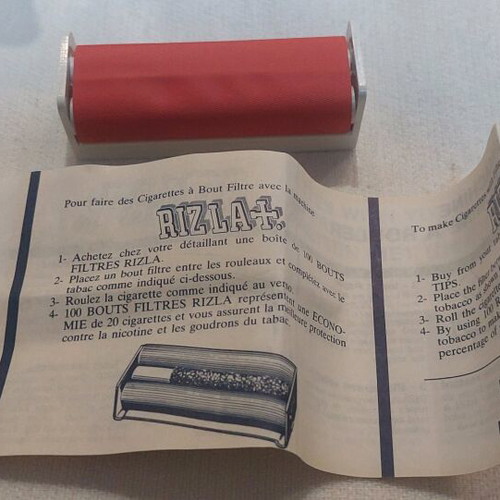RIZLA cigarette rolling machine new