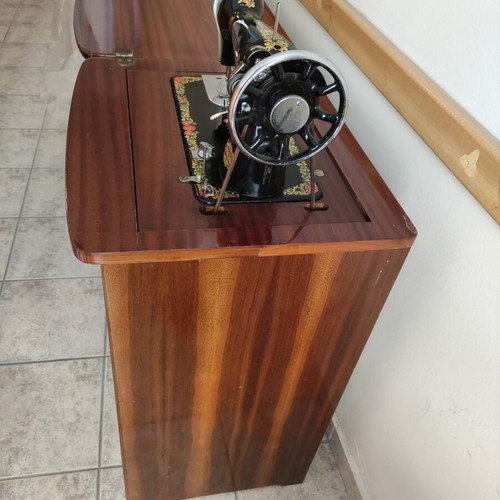 Sewing machine like new