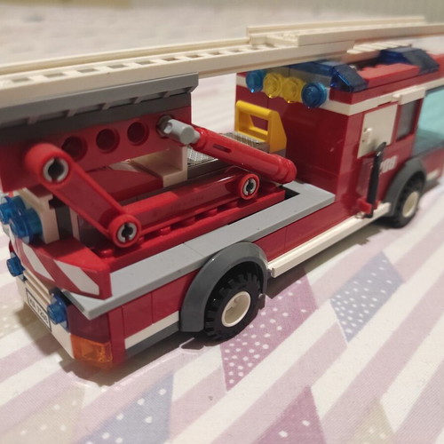 Lego City 7208 like new with instructions and box