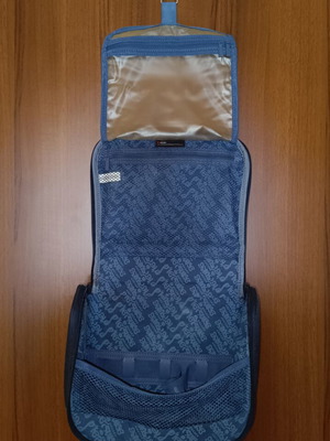 Delsey Paris folding hanging toiletry bag used, blue