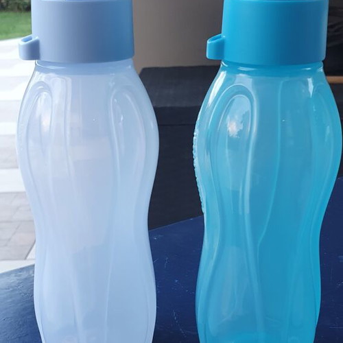 Tupperware set of 2 bottles 310 ml with spout, new