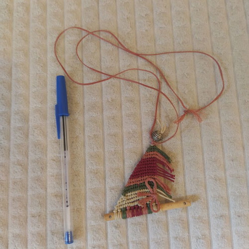 Macrame necklace with wood new, pink and green colors