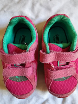 Puma Descendant children's athletic shoes used, size 20
