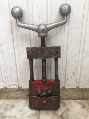 Pipe cutter used, functional
