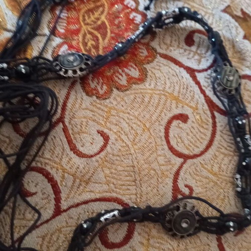 Shiny belt new, ideal for jeans and skirts
