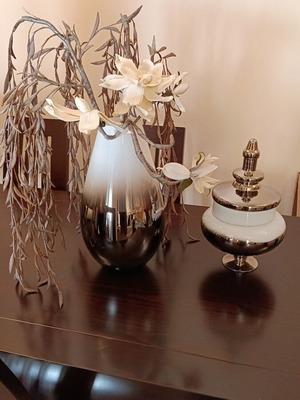 Vase with Fondue Pot new
