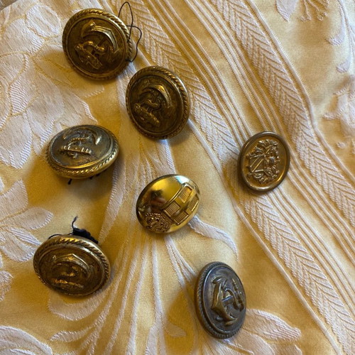 Clothing buttons used, pack of 220 pieces