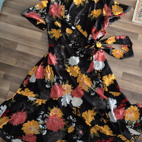 Dina wrap dress with autumn floral print, XXL