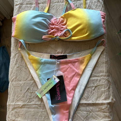 Two-piece women's swimsuit new, size L, colorful ombre