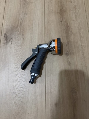 Watering gun new, unpacked