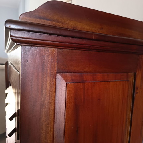 Wooden shoe rack elegant, like new, walnut color