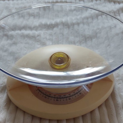 Kitchen scale like new, battery-free operation