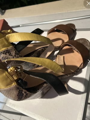 Heeled sandals like new, comfortable, size 40