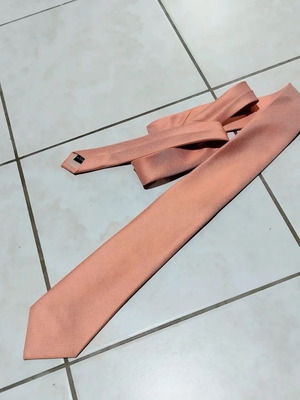 Nino Venturi tie like new, peach color
