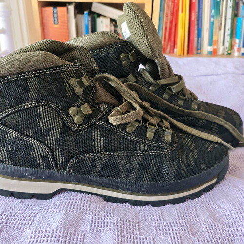 Timberland boots like new, size 45, green
