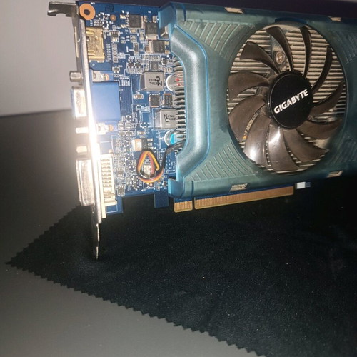 Gigabyte GV‑N220OC‑1GI GeForce GT 220 graphics card 1GB DDR3 like new