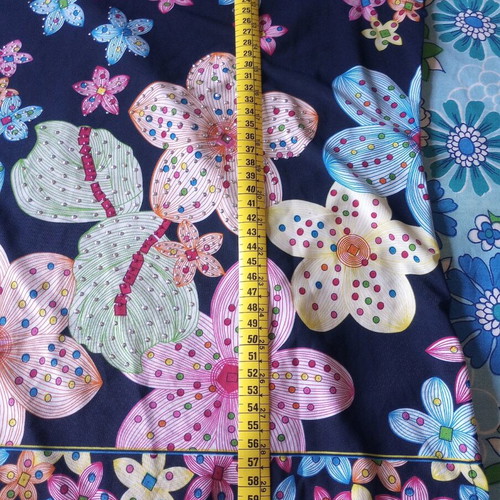 Floral blouse like new, size XL, with metallic stones