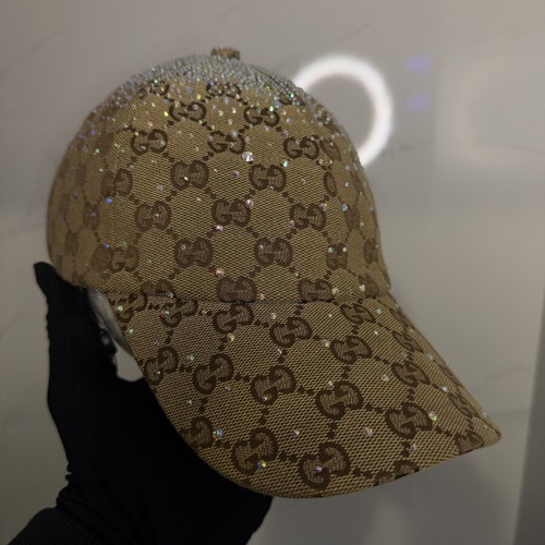 Brown hat with diamonds, size M