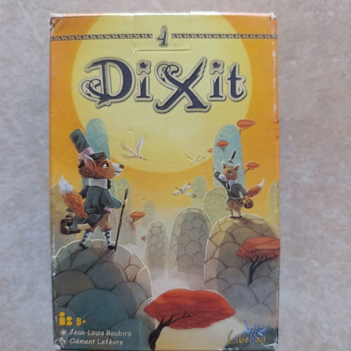 Dix it 4 fantasy card game like new, 84 cards