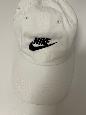 Nike jokey hat for kids like new, white, one size