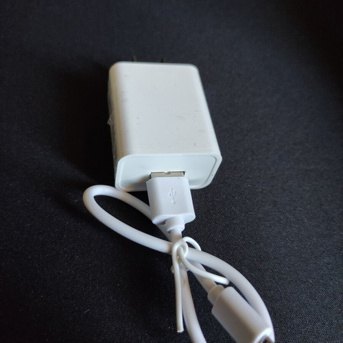 US Charger with Micro USB Cable new, model BQ-020