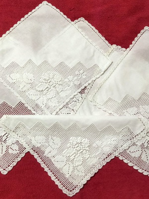 Handmade linen napkins set of 6 with lace edging, vintage style