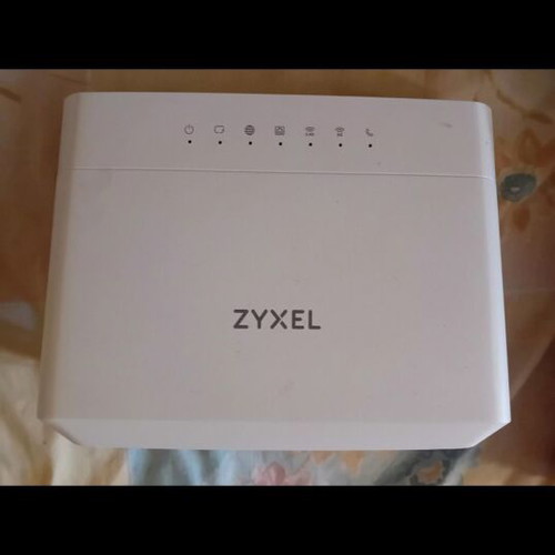 Zyxel Router VMG8623-T50B like new with dual-band Wi-Fi and 4 Gigabit ports