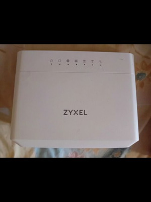Zyxel Router VMG8623-T50B like new with dual-band Wi-Fi and 4 Gigabit ports