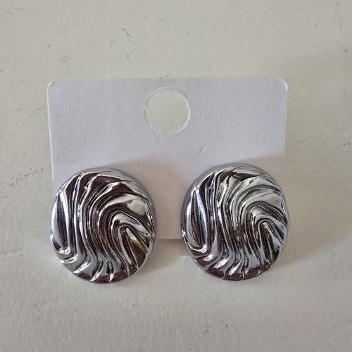 Vintage style silver chunky earrings with wavy design new