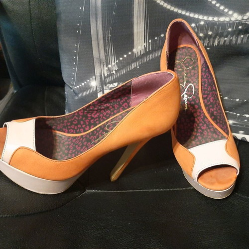 Jessica Simpson shoes peep toe sandals like new, size 38, multicolor orange