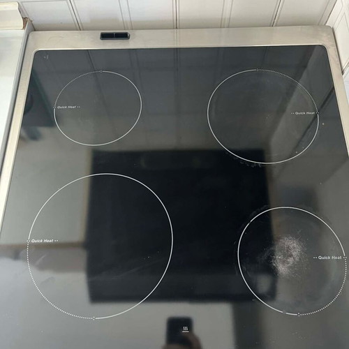 Zanussi ZCV65020XA Ceramic Cooker like new