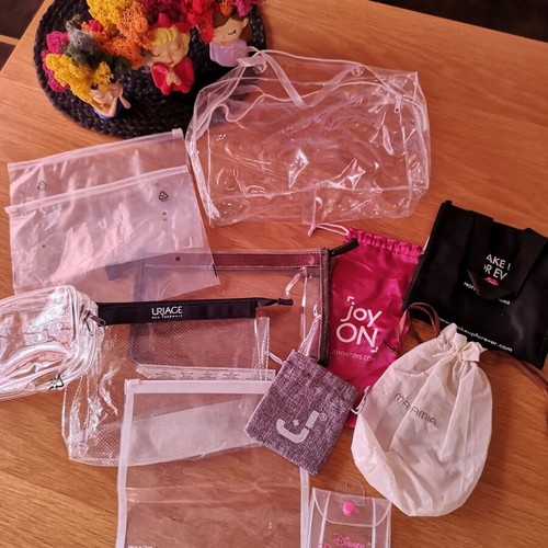 Cosmetic bags and pouches new, set of 12 pieces