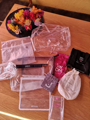 Cosmetic bags and pouches new, set of 12 pieces