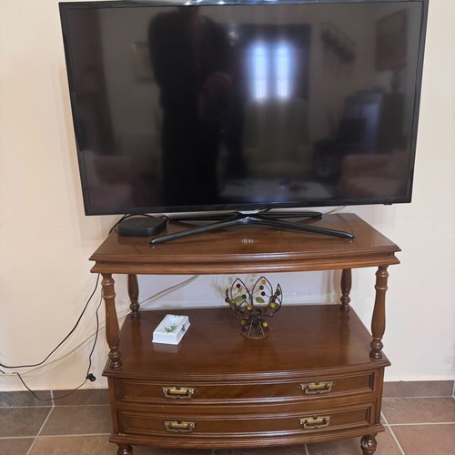 TV stand like new