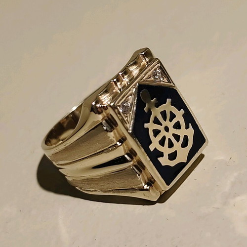 Gold men's ring 14k like new with enamel and anchor design