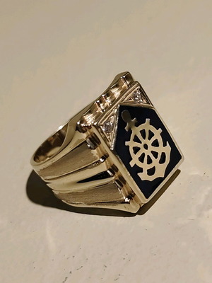 Gold men's ring 14k like new with enamel and anchor design