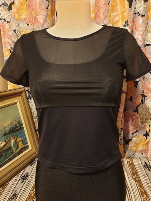 T-shirt Med black new, size S