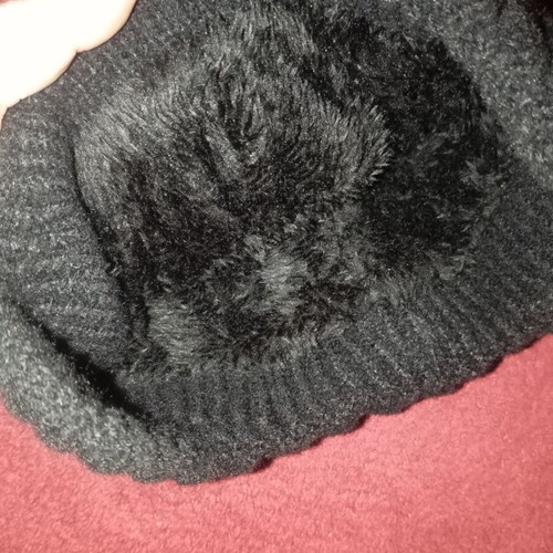 Black hat with ear coverage and fur lining new