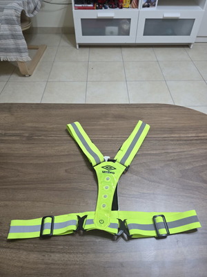 Umbro LED Reflective Waistcoat for Runners used