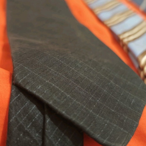 The Bostonians ties like new, multicolored