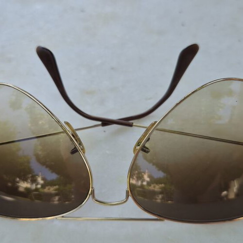 Ray Ban sunglasses with gradient lens gold brown large like new