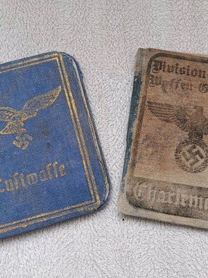 Военни книжки от WWII употребявани, комплект от 2 броя