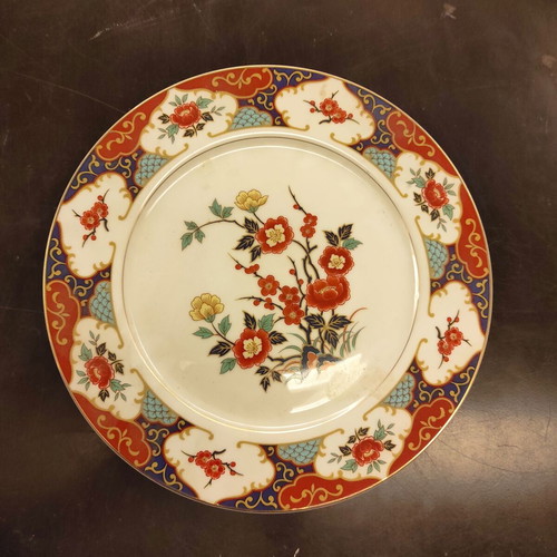 Decorative porcelain plate used, made in Japan, 27.6 cm