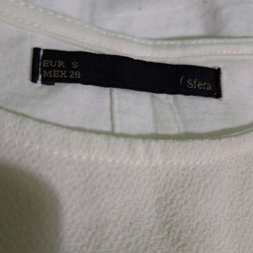 White sleeveless tops American Eagle and Sfera like new with embroidered details and cut outs
